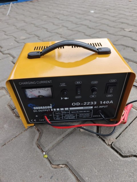 OUTLET W1379 ROZRUCH PROSTOWNIK SAMOCHODOWY Z ROZRUCHEM DO ŁADOWANIA MOCNY