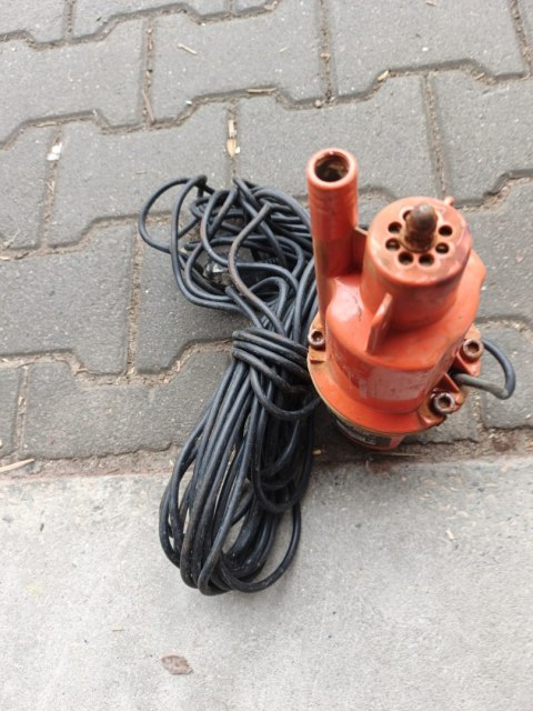 OUTLET W1424 POMPA DO WODY CZYSTEJ ZANURZENIOWA RUSKA GŁĘBINOWA MEMBRANOWA