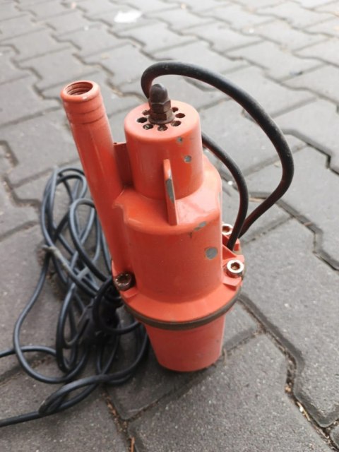 OUTLET W1445 POMPA DO WODY CZYSTEJ ZANURZENIOWA RUSKA GŁĘBINOWA MEMBRANOWA