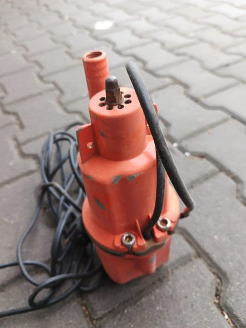 OUTLET W1445 POMPA DO WODY CZYSTEJ ZANURZENIOWA RUSKA GŁĘBINOWA MEMBRANOWA