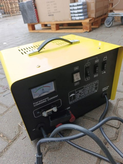 OUTLET W1461 ROZRUCH PROSTOWNIK SAMOCHODOWY Z ROZRUCHEM DO ŁADOWANIA MOCNY