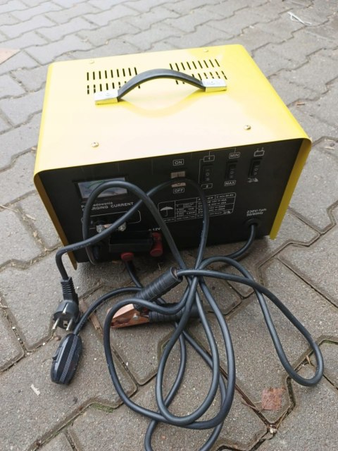 OUTLET W1461 ROZRUCH PROSTOWNIK SAMOCHODOWY Z ROZRUCHEM DO ŁADOWANIA MOCNY