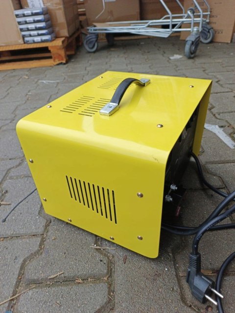 OUTLET W1461 ROZRUCH PROSTOWNIK SAMOCHODOWY Z ROZRUCHEM DO ŁADOWANIA MOCNY