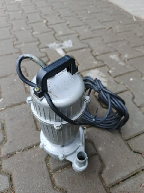 OUTLET W1472 POMPA DO WODY BRUDNEJ CZYSTEJ ZANURZENIOWA SITKO SZAMBA MOCNA