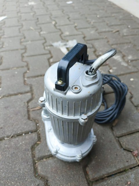 OUTLET W1472 POMPA DO WODY BRUDNEJ CZYSTEJ ZANURZENIOWA SITKO SZAMBA MOCNA