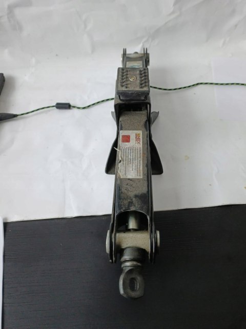 OUTLET W1483 PODNOŚNIK SAMOCHODOWY LEWAREK TRAPEZOWY MOCNY