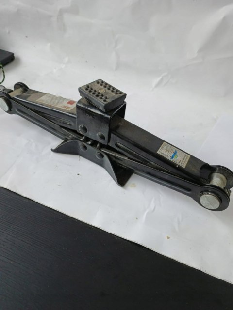 OUTLET W1483 PODNOŚNIK SAMOCHODOWY LEWAREK TRAPEZOWY MOCNY