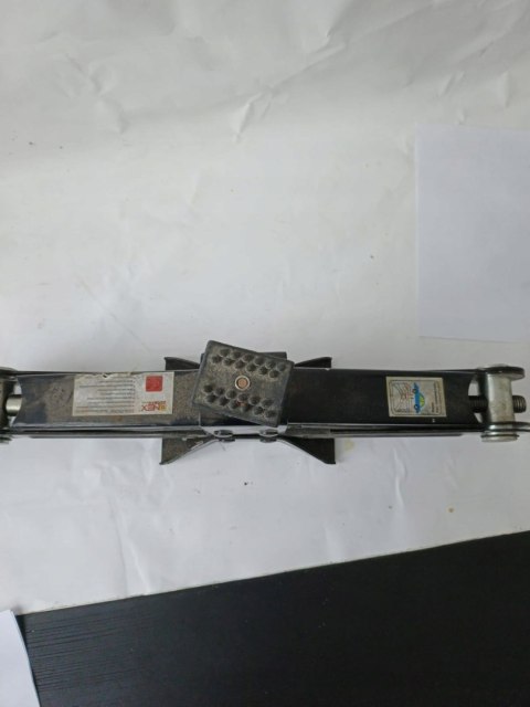 OUTLET W1483 PODNOŚNIK SAMOCHODOWY LEWAREK TRAPEZOWY MOCNY