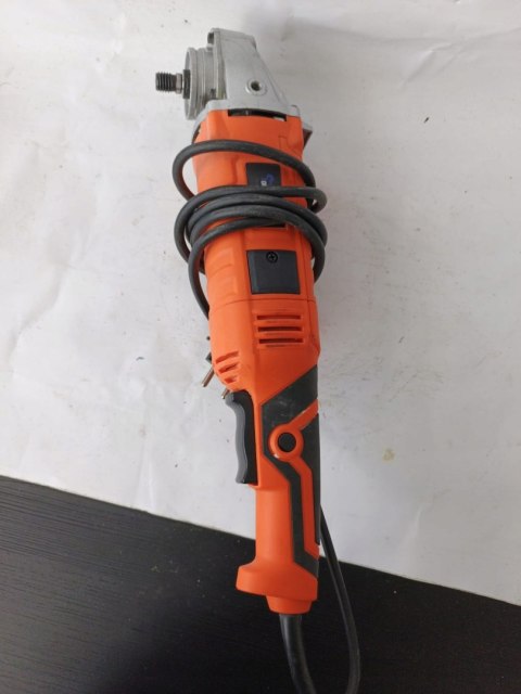 OUTLET W1502 MOCNA POLERKA SAMOCHODOWA SZLIFIERKA MOCNA