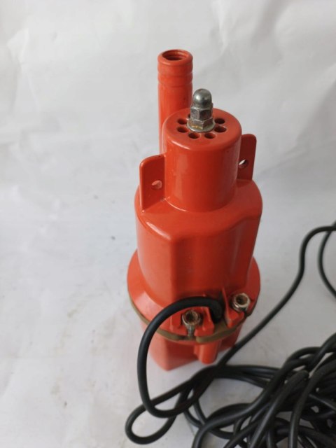 OUTLET W1509 POMPA DO WODY CZYSTEJ ZANURZENIOWA RUSKA GŁĘBINOWA MEMBRANOWA