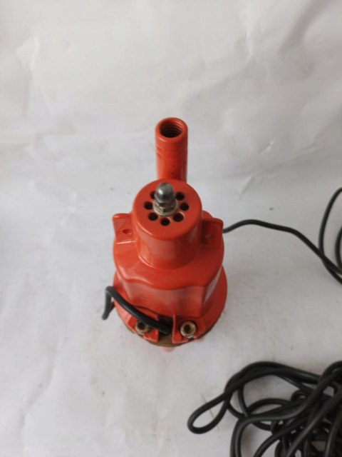 OUTLET W1509 POMPA DO WODY CZYSTEJ ZANURZENIOWA RUSKA GŁĘBINOWA MEMBRANOWA