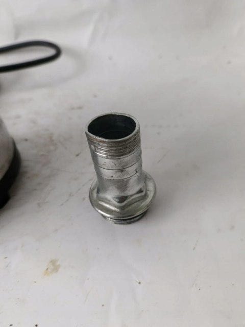 OUTLET W1518 POMPA GŁĘBINOWA DO BRUDNEJ CZYSTEJ WODY SZAMBA