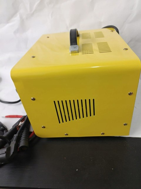 OUTLET W1520 ROZRUCH PROSTOWNIK SAMOCHODOWY Z ROZRUCHEM DO ŁADOWANIA MOCNY