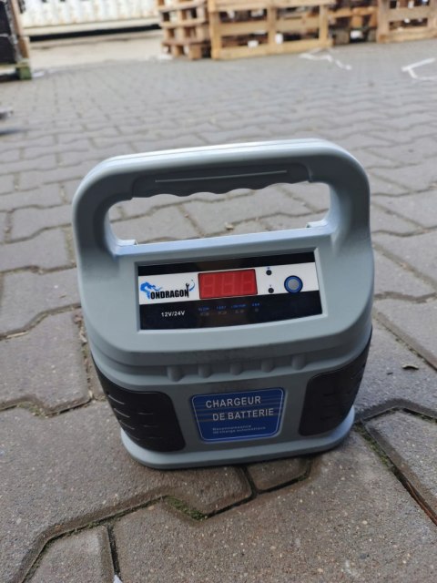 OUTLET W1553 Prostownik MIKROPROCESOROWY ŁADOWARKA DO AKUMULATORA 12V 24V