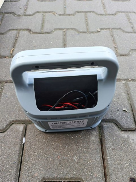 OUTLET W1553 Prostownik MIKROPROCESOROWY ŁADOWARKA DO AKUMULATORA 12V 24V