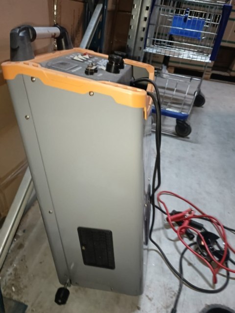 OUTLET W1604 PROSTOWNIK AKUMULATOROWY Z ROZRUCHEM 850A 12/24V SAMOCHODOWY