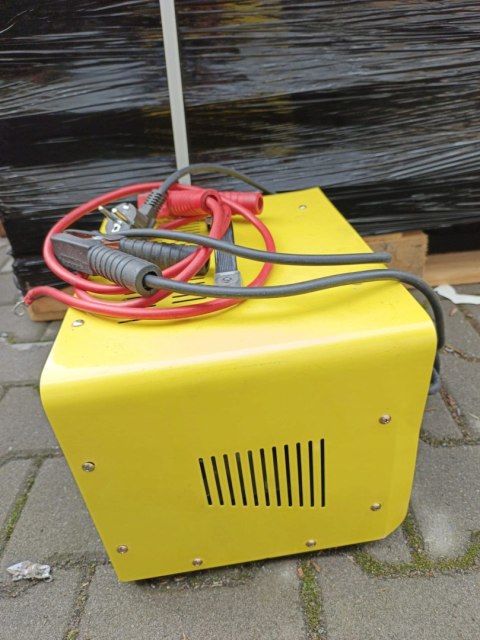 OUTLET W1029 PROSTOWNIK MIKROPROCESOROWY 12V 24V AKUMULATOROWY