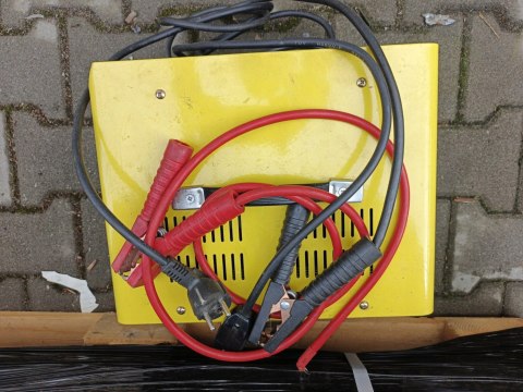 OUTLET W1029 PROSTOWNIK MIKROPROCESOROWY 12V 24V AKUMULATOROWY