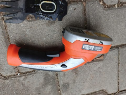 OUTLET W1087 AKUMULATOROWE NOŻYCE DO TRAWY KRZEWÓW MOCNY