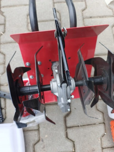 OUTLET W1117 GLEBOGRYZARKA SPALINOWA MOCNA DO GLEBY ZIEMI GRYZARKA