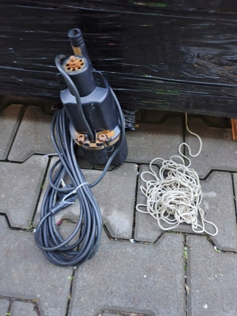 OUTLET W1140 POMPA POMPKA ZATAPIALNA DO WODY CZYSTEJ ZATAPIALNA MOCNA