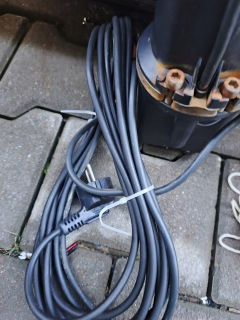 OUTLET W1140 POMPA POMPKA ZATAPIALNA DO WODY CZYSTEJ ZATAPIALNA MOCNA