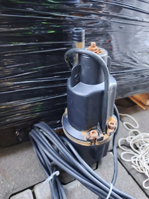 OUTLET W1140 POMPA POMPKA ZATAPIALNA DO WODY CZYSTEJ ZATAPIALNA MOCNA