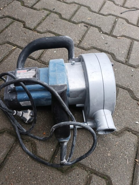 OUTLET W1157 BRUZDOWNICA ELEKTRYCZNA DO BETONU SOLIDNA WALIZKA