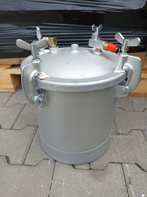 OUTLET W1216 AGREGAT MALARSKI 8L PISTOLET LAKIERNICZY MALOWANIA