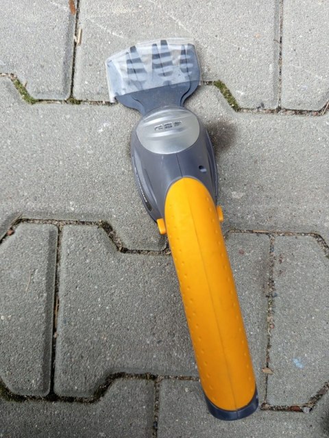 OUTLET W1221 AKUMULATOROWE NOŻYCE DO TRAWY KRZEWÓW 3.6V WYSIĘGNIK