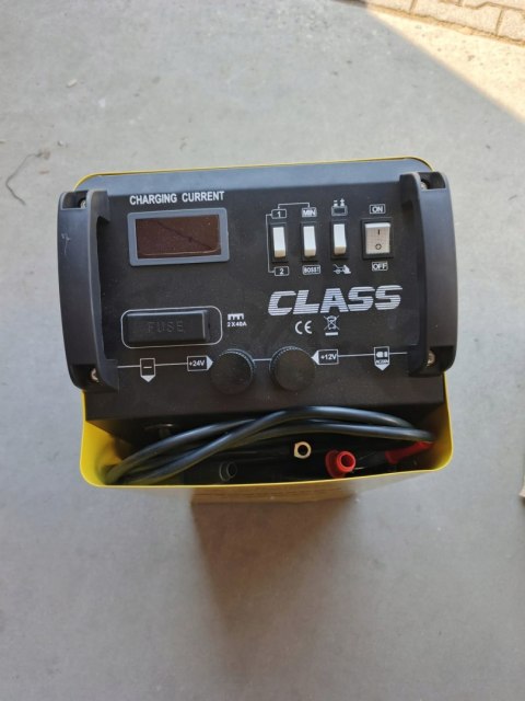 OUTLET W1285 PROSTOWNIK AKUMULATOROWY Z ROZRUCHEM ŁADOWARKA SAMOCHODOWY