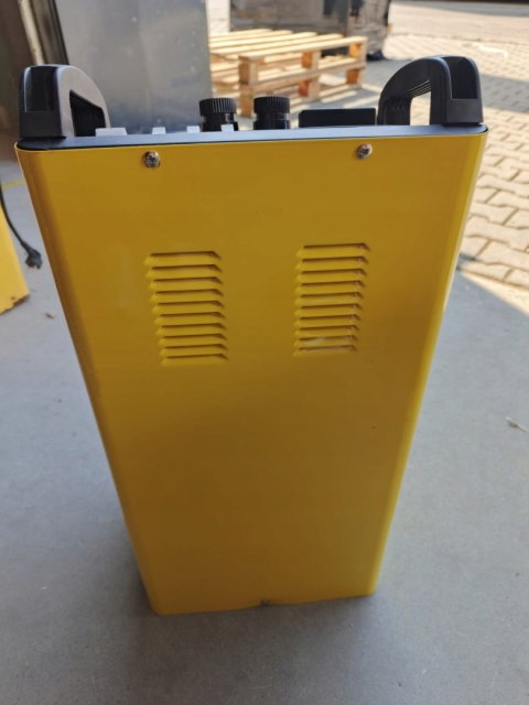 OUTLET W1285 PROSTOWNIK AKUMULATOROWY Z ROZRUCHEM ŁADOWARKA SAMOCHODOWY