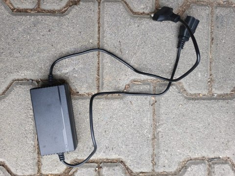 OUTLET W1297 OPRYSKIWACZ PLECAKOWY CIŚNIENIOWY ELEKTRYCZNY SPRYSKIWACZ 16L