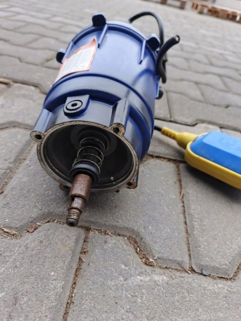 OUTLET W1300 POMPA DO WODY BRUDNEJ SZAMBA Z ROZDRABNIACZEM ZATAPIALNA