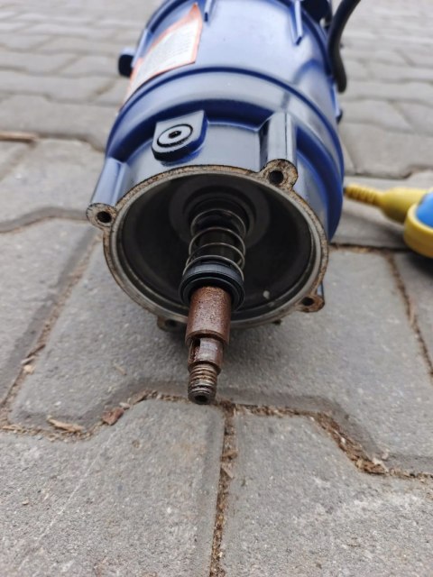 OUTLET W1300 POMPA DO WODY BRUDNEJ SZAMBA Z ROZDRABNIACZEM ZATAPIALNA