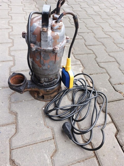 OUTLET W1301 POMPA DO WODY SZAMBA Z ROZDRABNIACZ PŁYWAK