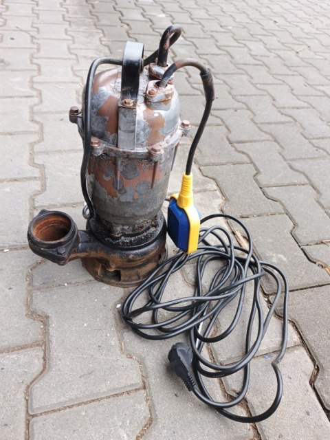 OUTLET W1301 POMPA DO WODY SZAMBA Z ROZDRABNIACZ PŁYWAK