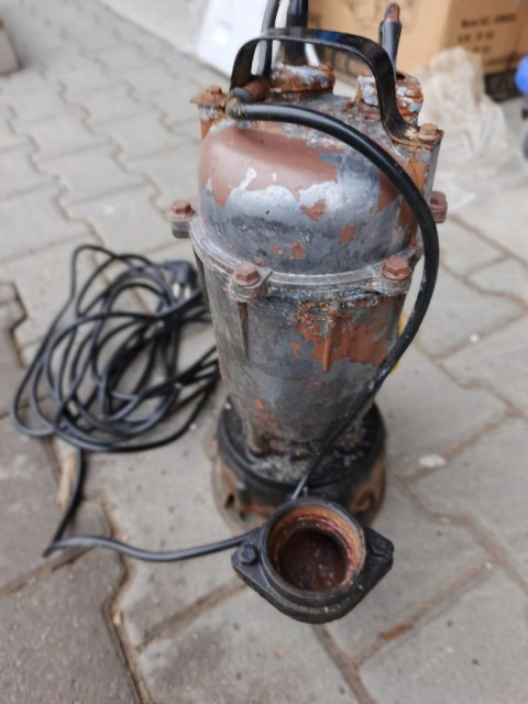 OUTLET W1301 POMPA DO WODY SZAMBA Z ROZDRABNIACZ PŁYWAK