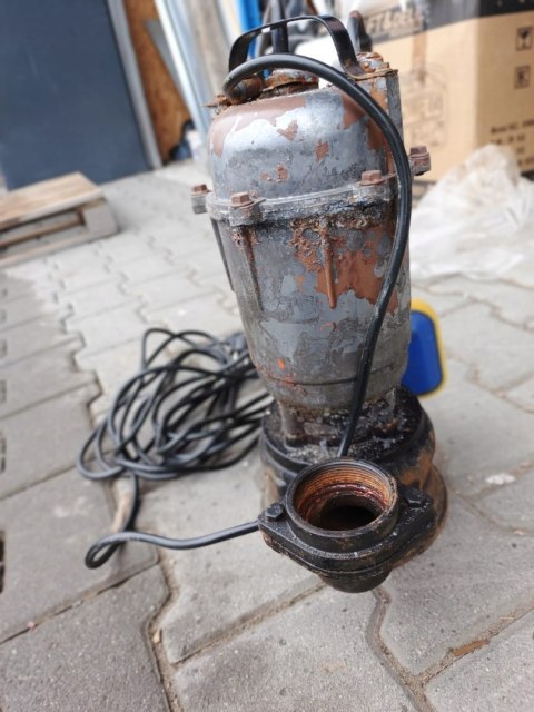 OUTLET W1301 POMPA DO WODY SZAMBA Z ROZDRABNIACZ PŁYWAK