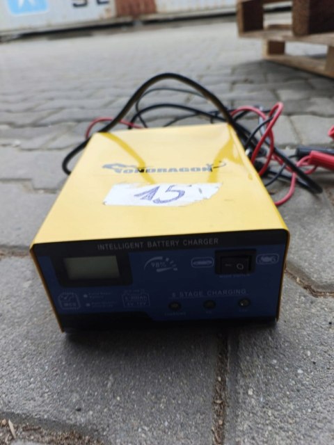 OUTLET W1339 Prostownik MIKROPROCESOROWY 6V 24V Akumulatorowy