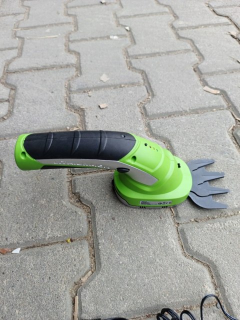 OUTLET W1362 NOŻYCE DO TRAWY ŻYWOPŁOTU AKUMULATOROWE SEKATOR DO KRZEWÓW