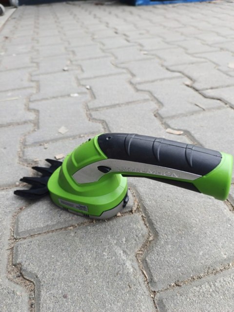 OUTLET W1362 NOŻYCE DO TRAWY ŻYWOPŁOTU AKUMULATOROWE SEKATOR DO KRZEWÓW