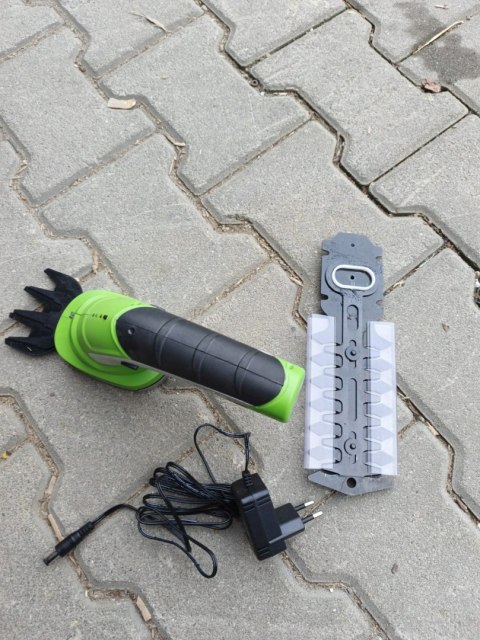 OUTLET W1362 NOŻYCE DO TRAWY ŻYWOPŁOTU AKUMULATOROWE SEKATOR DO KRZEWÓW