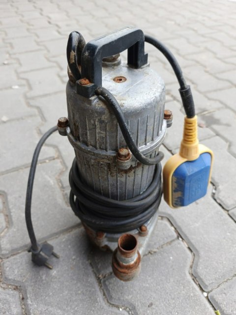 OUTLET W1367 POMPA DO WODY BRUDNEJ CZYSTEJ ŚCIEKÓW SITO ZANURZENIOWA SZAMBA