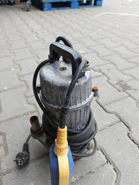 OUTLET W1367 POMPA DO WODY BRUDNEJ CZYSTEJ ŚCIEKÓW SITO ZANURZENIOWA SZAMBA