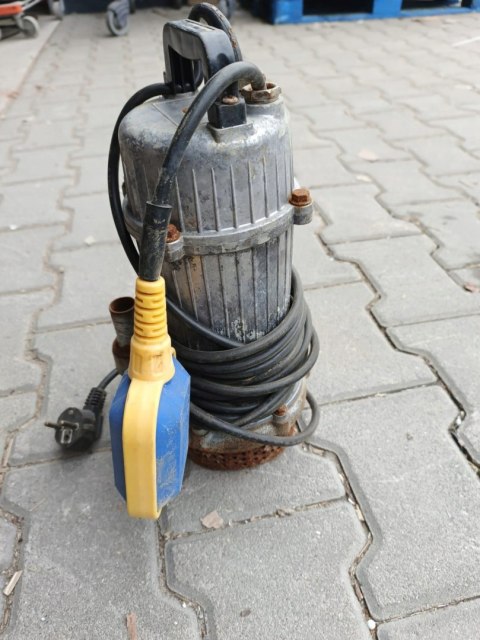 OUTLET W1367 POMPA DO WODY BRUDNEJ CZYSTEJ ŚCIEKÓW SITO ZANURZENIOWA SZAMBA