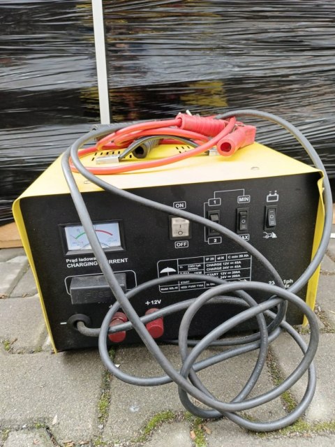 OUTLET W1029 PROSTOWNIK MIKROPROCESOROWY 12V 24V AKUMULATOROWY