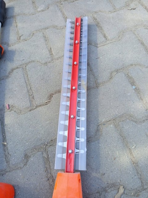 OUTLET W595 NOŻYCE AKUMULATOROWE NA WYSIĘGNIKU 18V 1500mAh