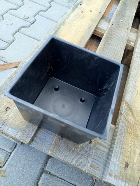 OUTLET W720 WKŁAD DO DONICZKI DONICY DONICZEK 170x170MM