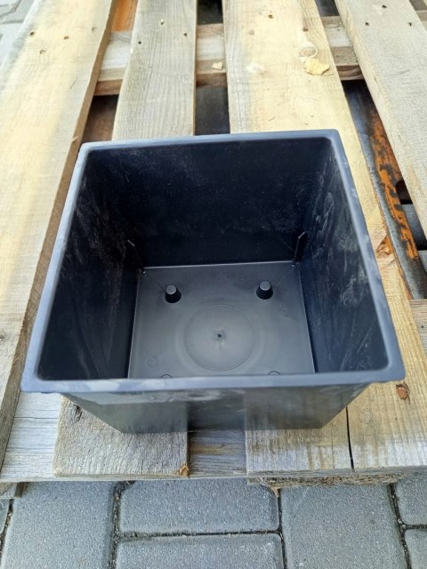 OUTLET W720 WKŁAD DO DONICZKI DONICY DONICZEK 170x170MM